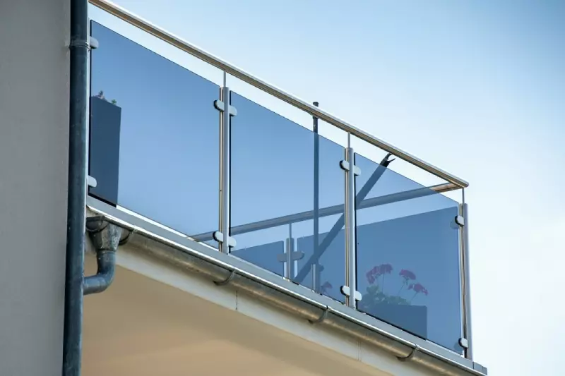 szklana balkonowa balustrada